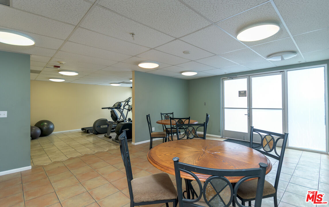 11124 Burbank Blvd Unit: 308