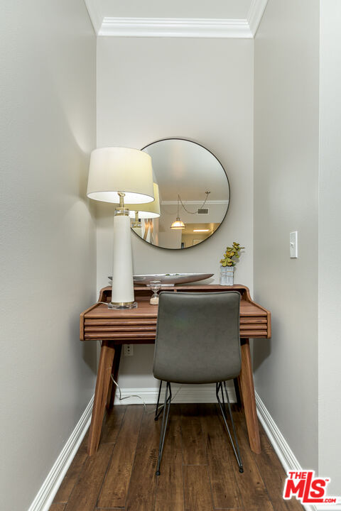 11124 Burbank Blvd Unit: 308