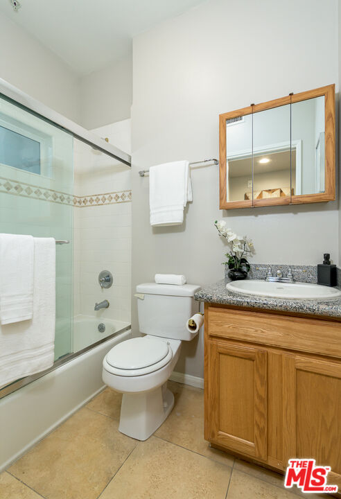 11124 Burbank Blvd Unit: 308