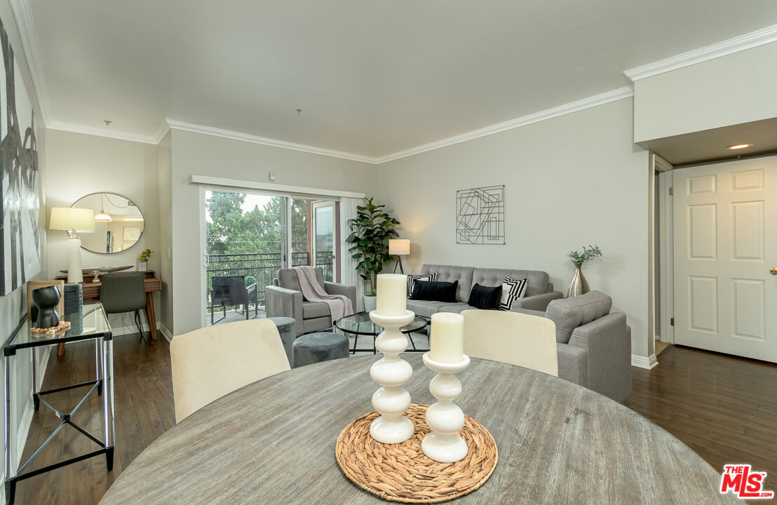 11124 Burbank Blvd Unit: 308