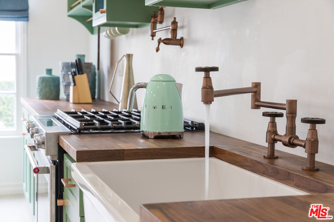 133 S Roxbury Dr Unit: C