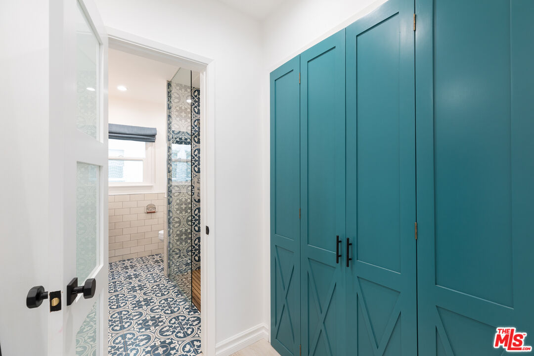 133 S Roxbury Dr Unit: C