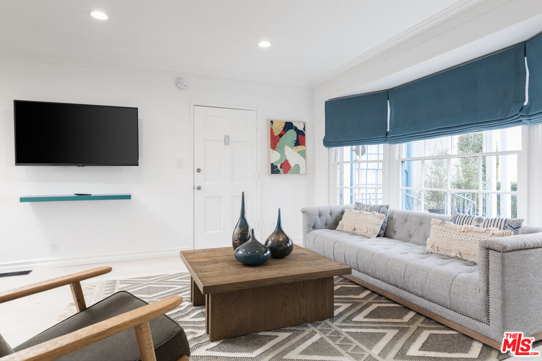 133 S Roxbury Dr Unit: C