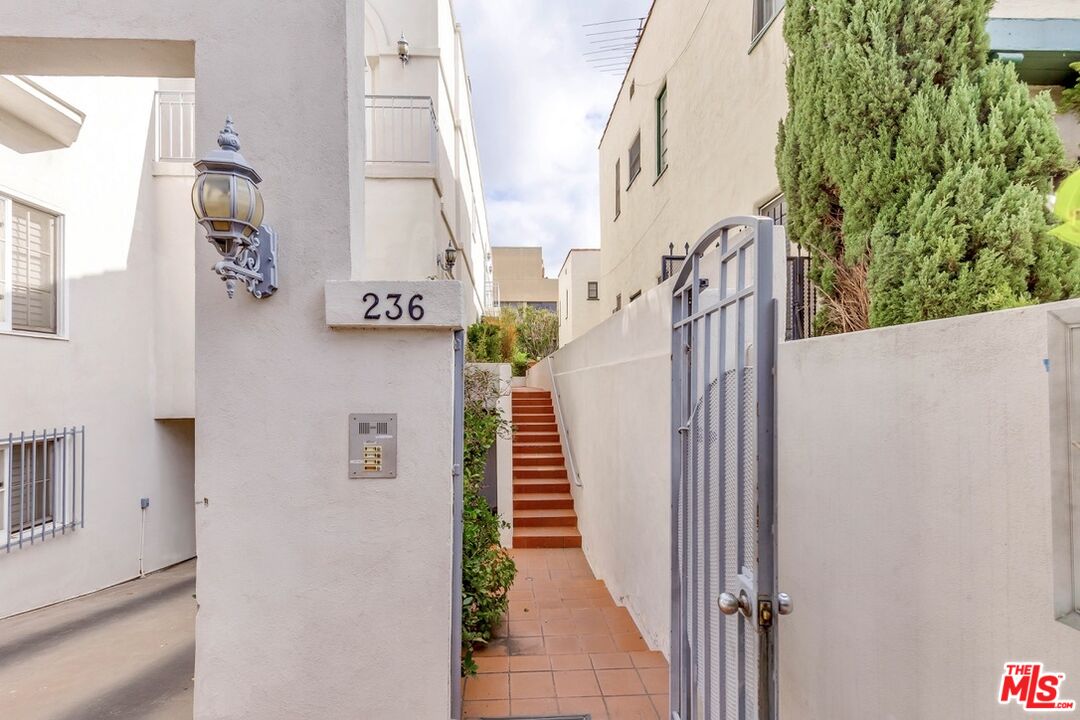 236 S Gale Dr Unit: B