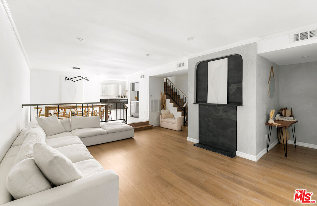 5336 Corteen Pl Unit: 5