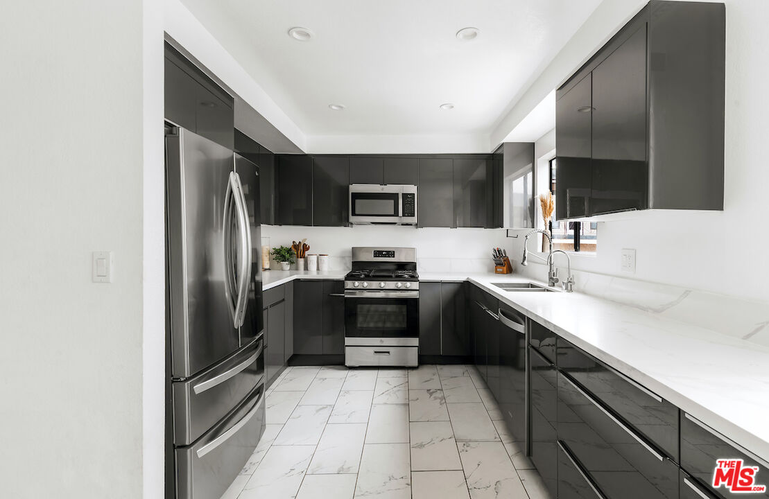 5336 Corteen Pl Unit: 5