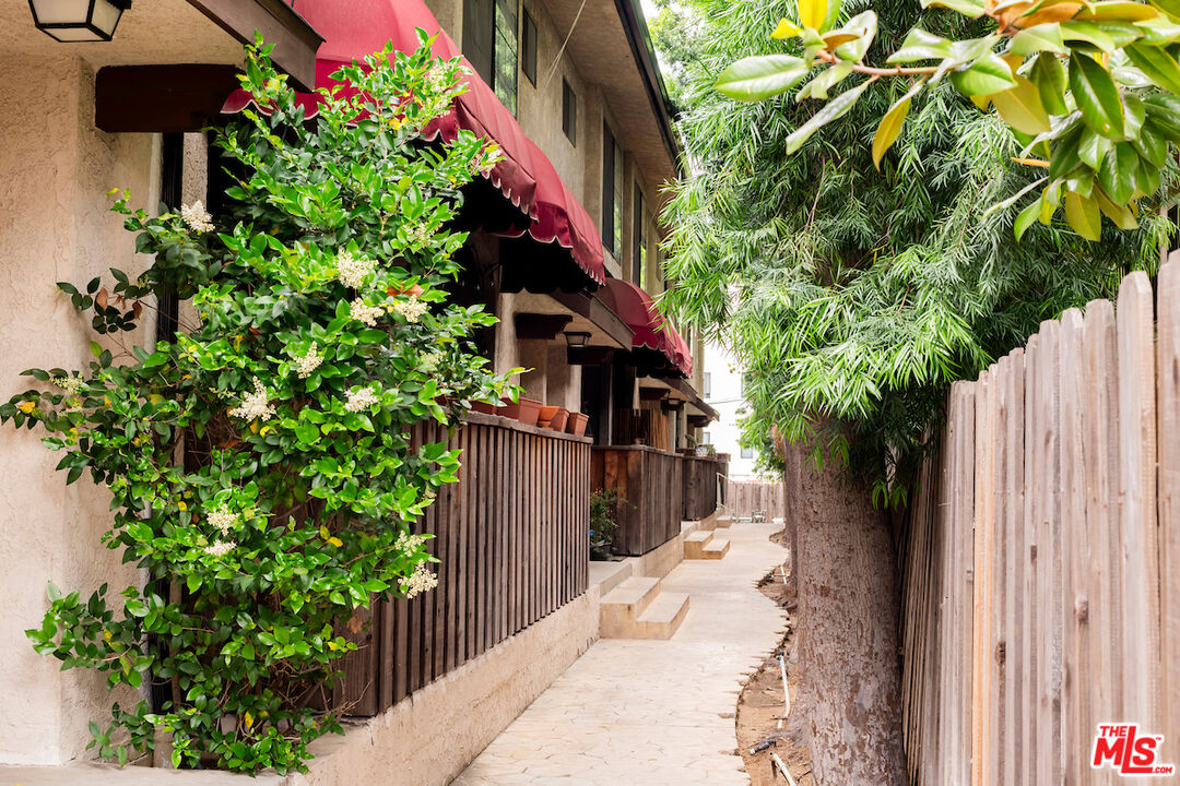 5336 Corteen Pl Unit: 5