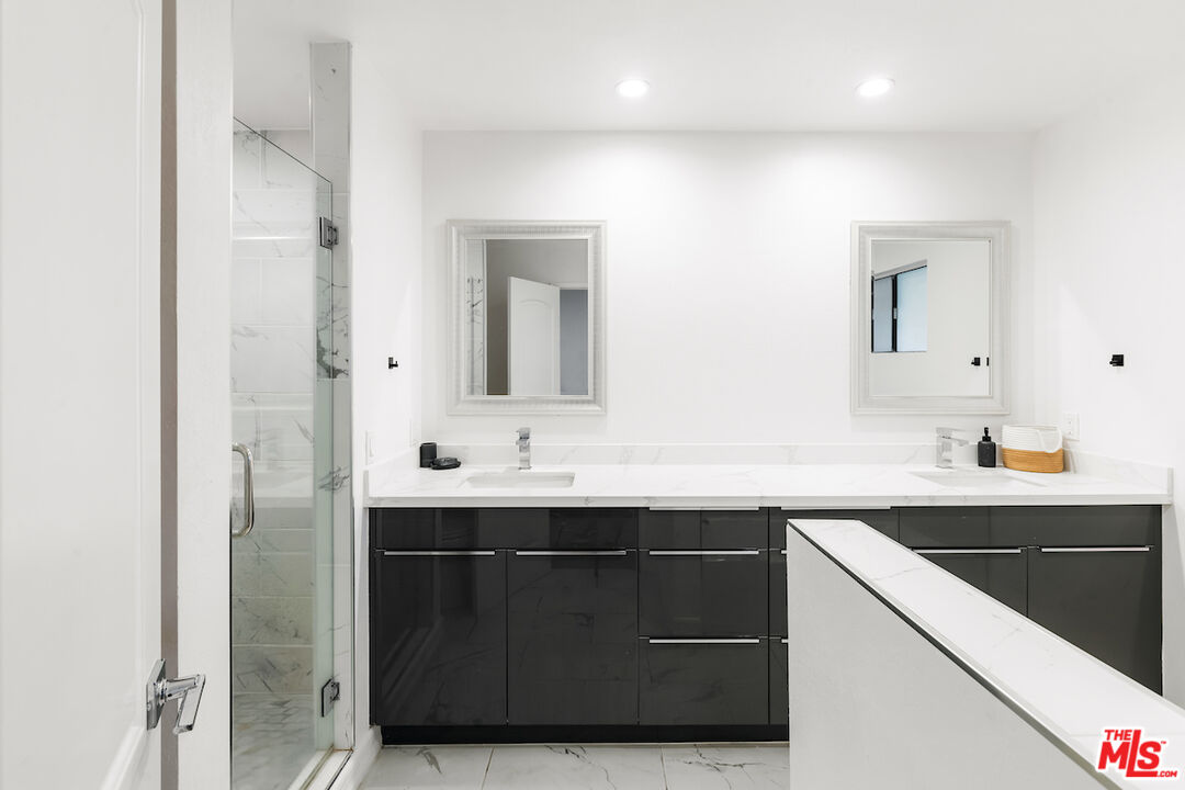 5336 Corteen Pl Unit: 5