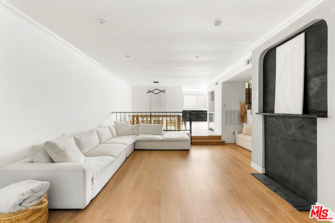 5336 Corteen Pl Unit: 5