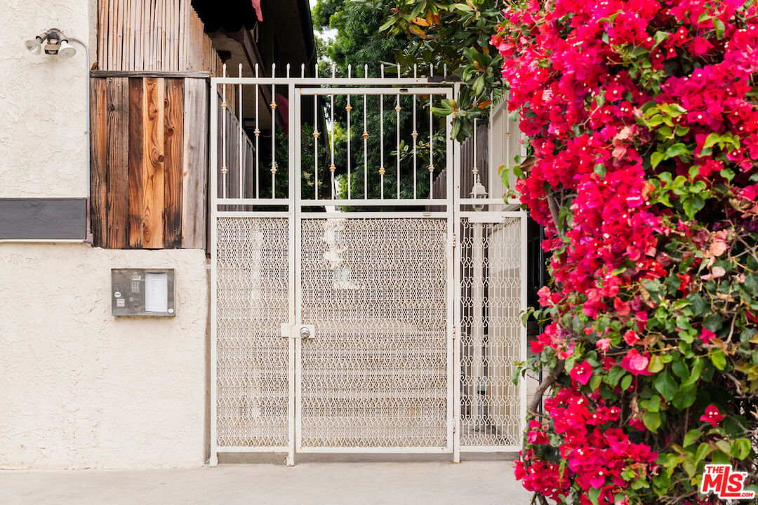 5336 Corteen Pl Unit: 5