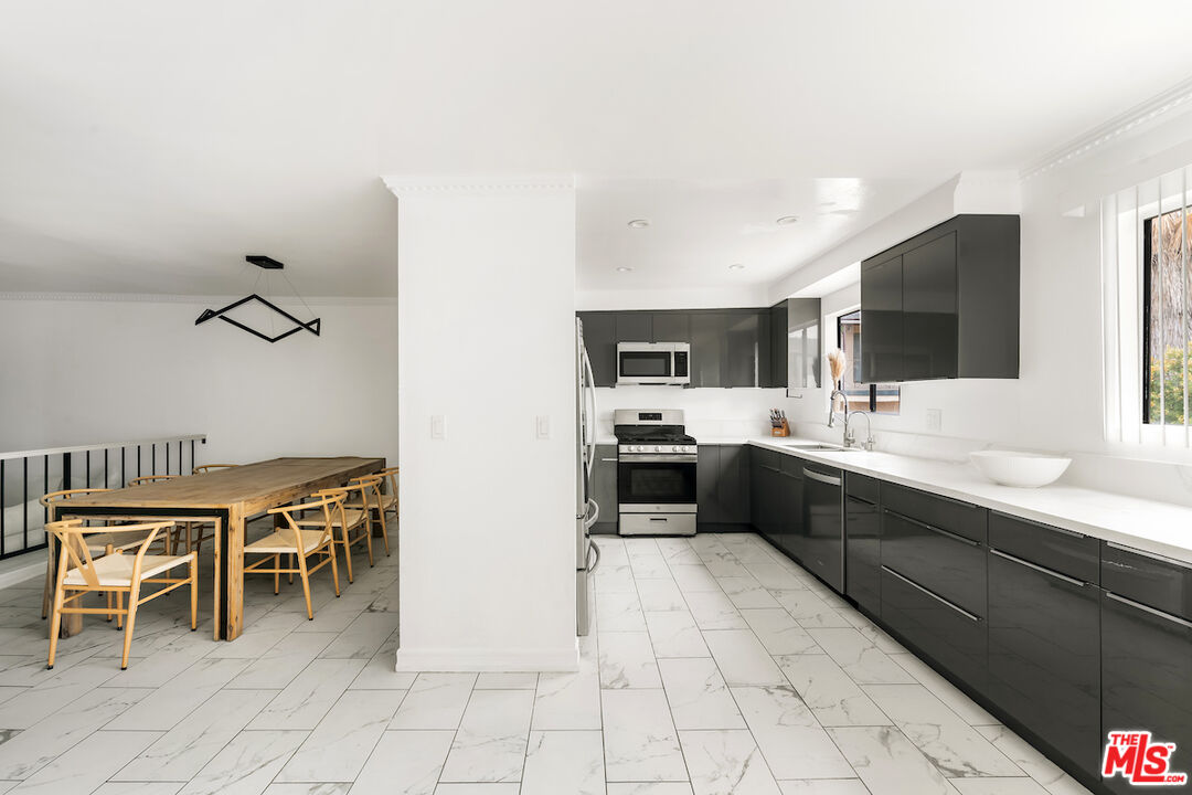 5336 Corteen Pl Unit: 5