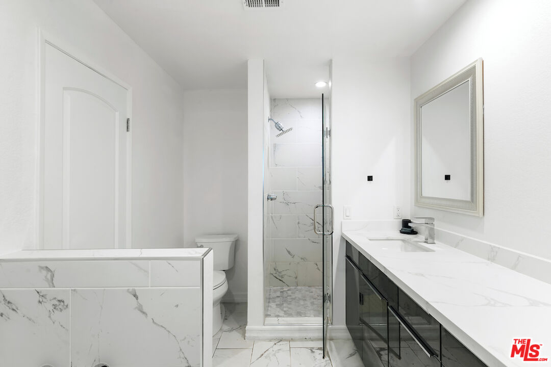 5336 Corteen Pl Unit: 5