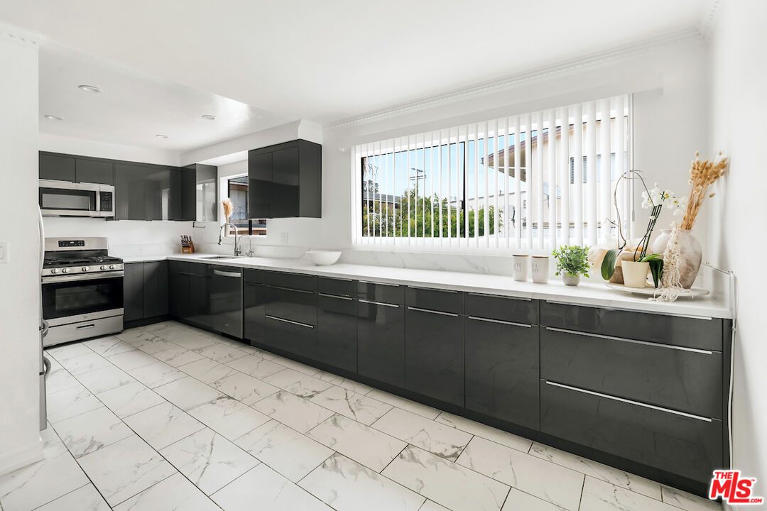 5336 Corteen Pl Unit: 5