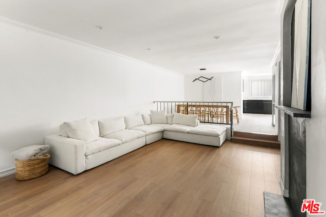 5336 Corteen Pl Unit: 5