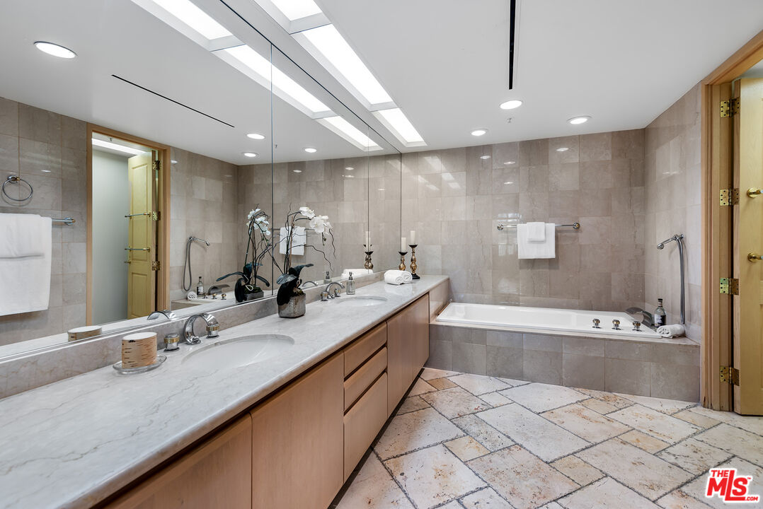 10490 Wilshire Blvd Unit: 306