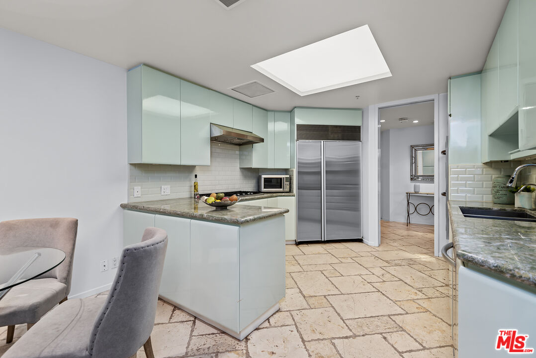 10490 Wilshire Blvd Unit: 306