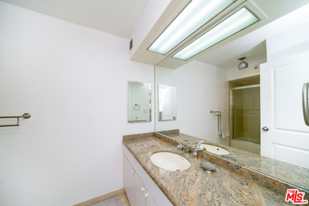 201 Ocean Ave Unit: 1403B