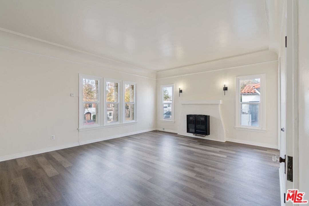 4234 8th Ave Unit: 101