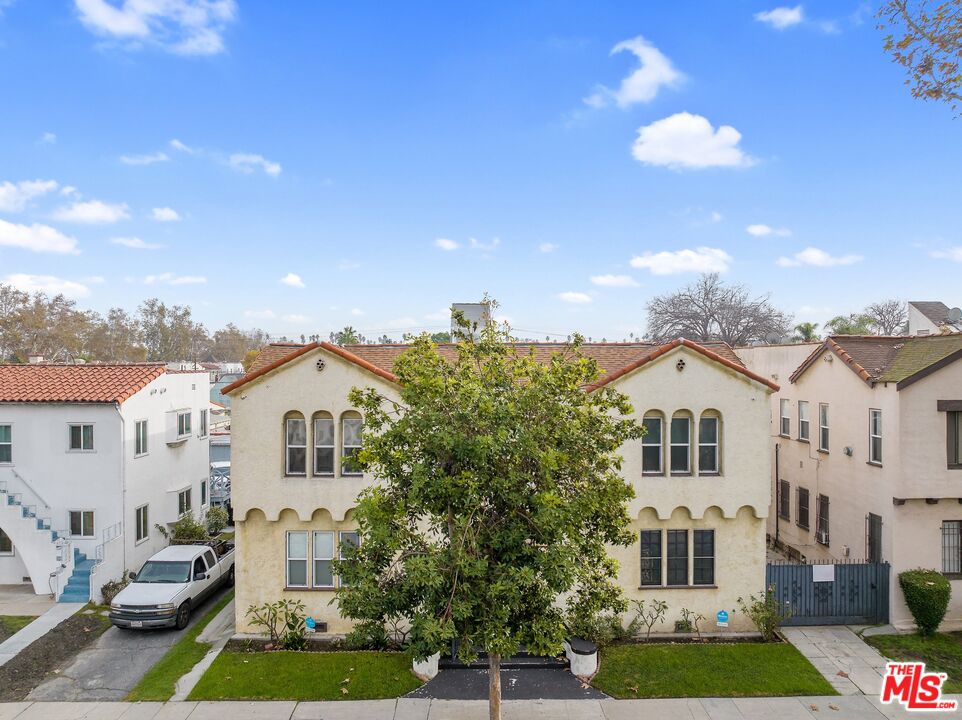 4234 8th Ave Unit: 101