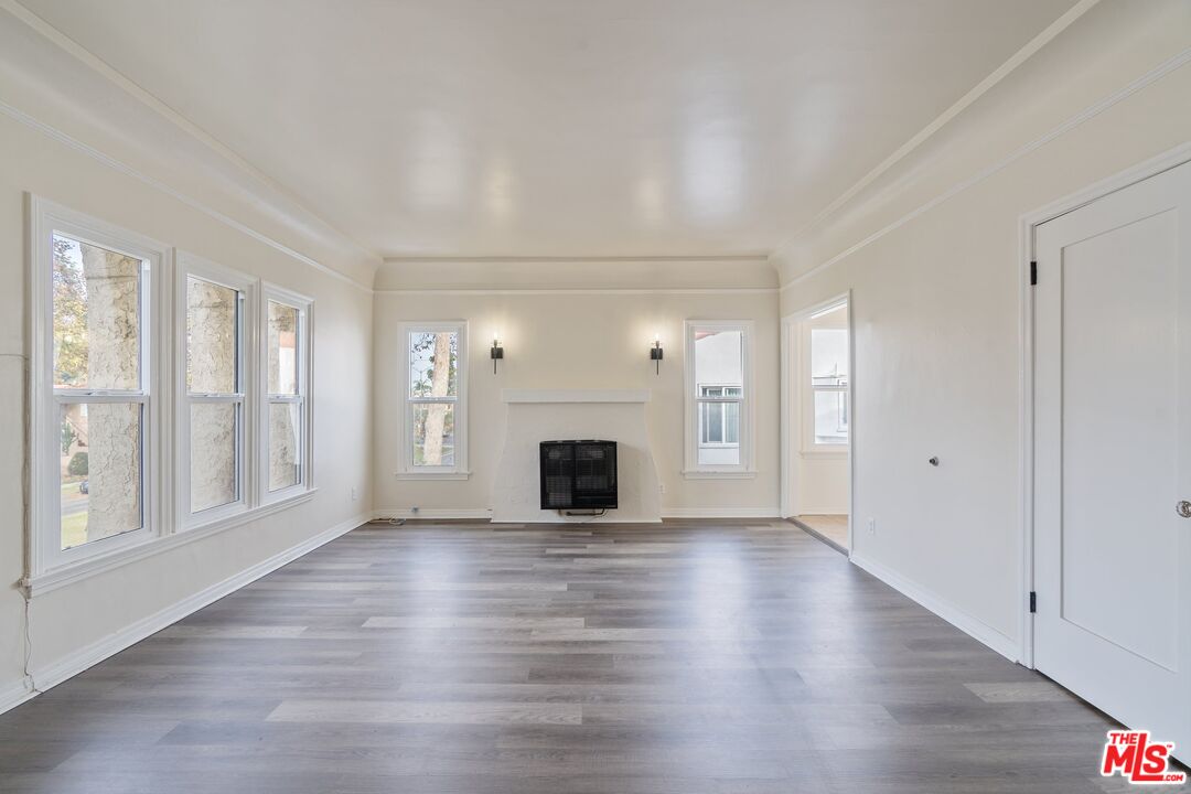 4234 8th Ave Unit: 101