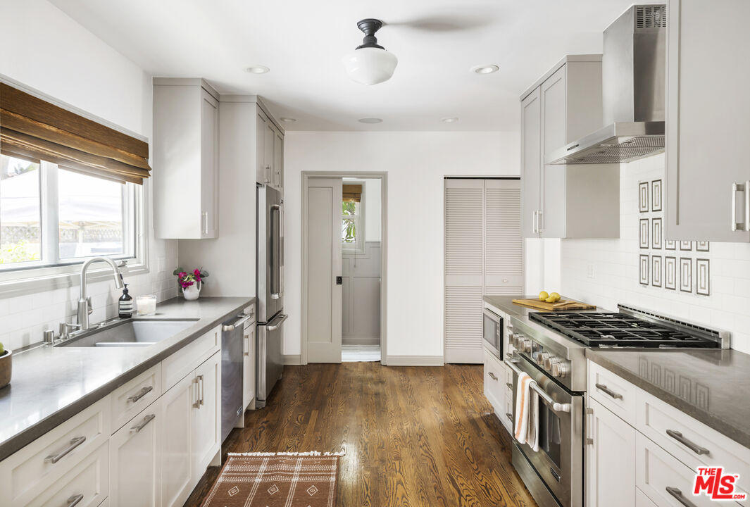 1169 S Sierra Bonita Ave