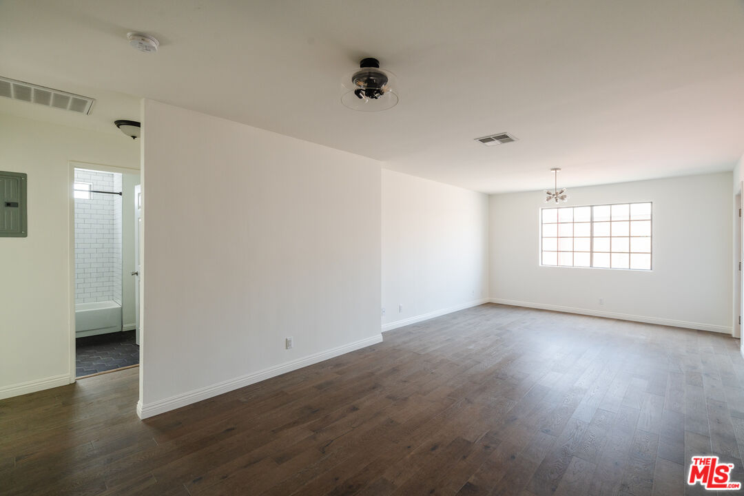 246 N Coronado St Unit: D