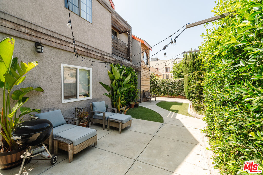 246 N Coronado St Unit: D