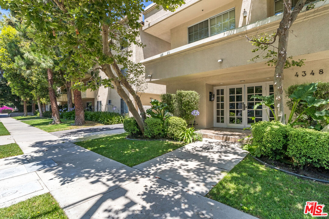 4348 Mammoth Ave Unit: 104