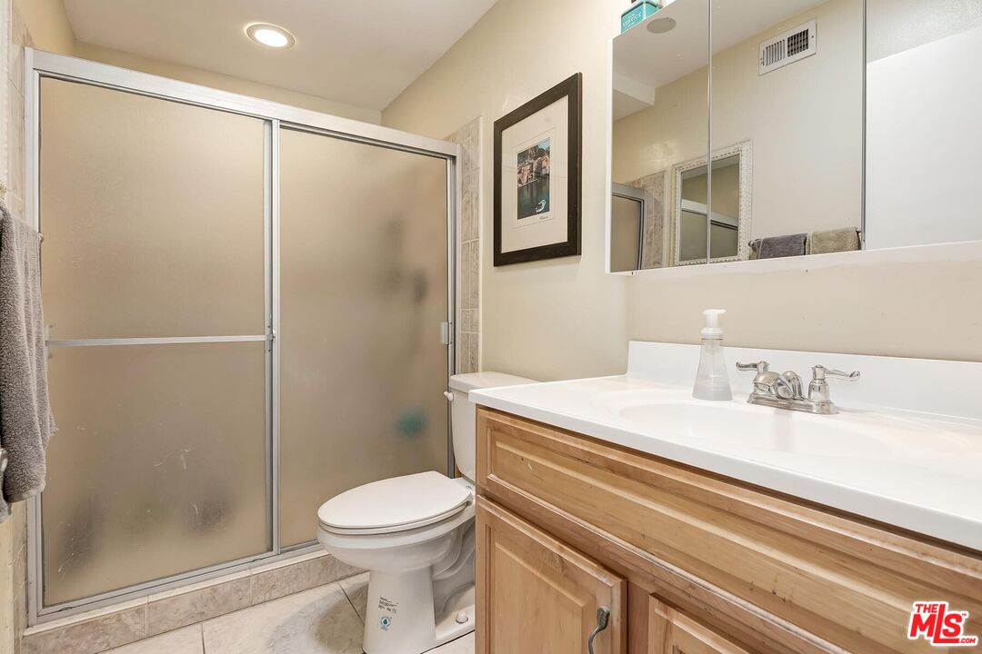 14332 Dickens St Unit: 17