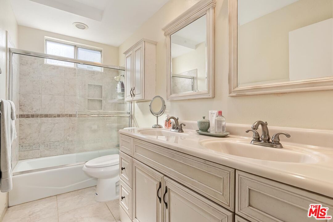 14332 Dickens St Unit: 17