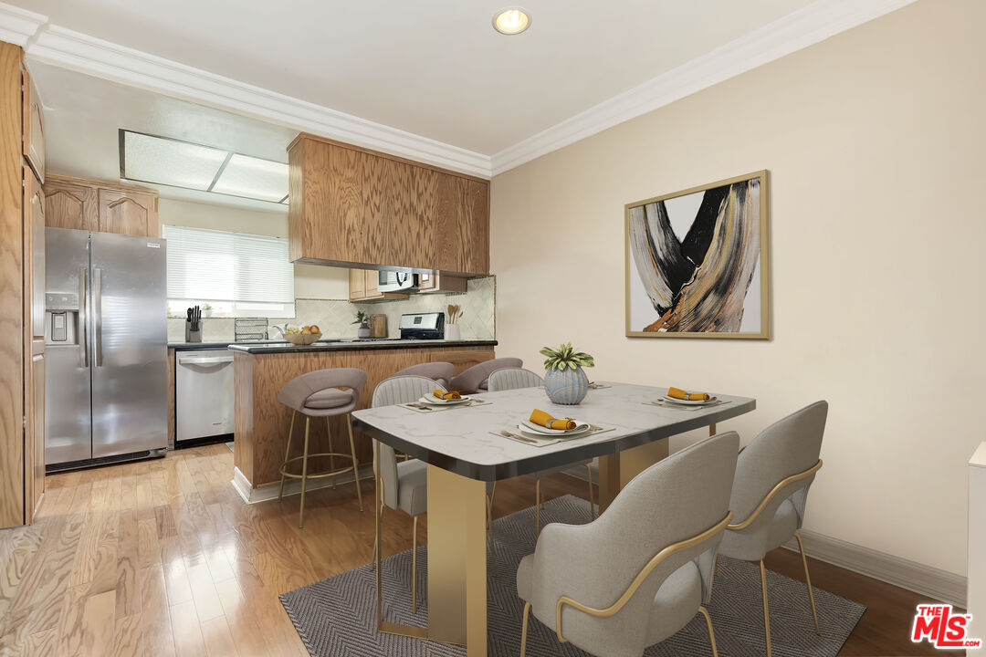 14332 Dickens St Unit: 17