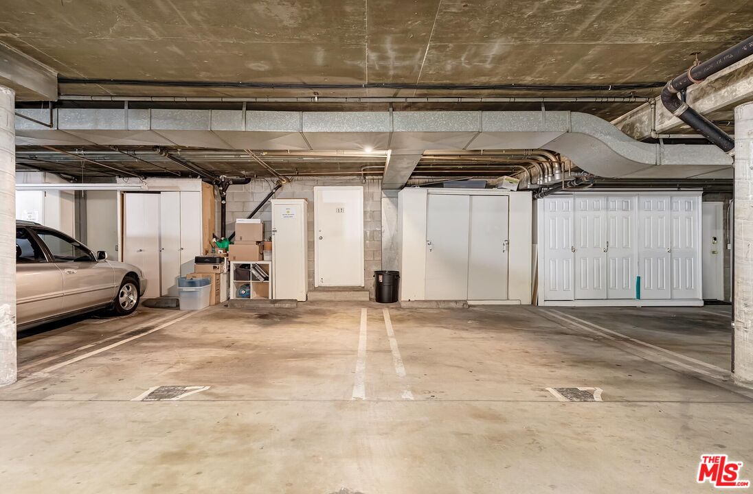 14332 Dickens St Unit: 17