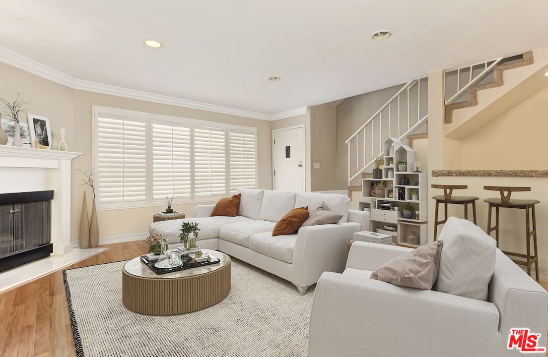 14332 Dickens St Unit: 17