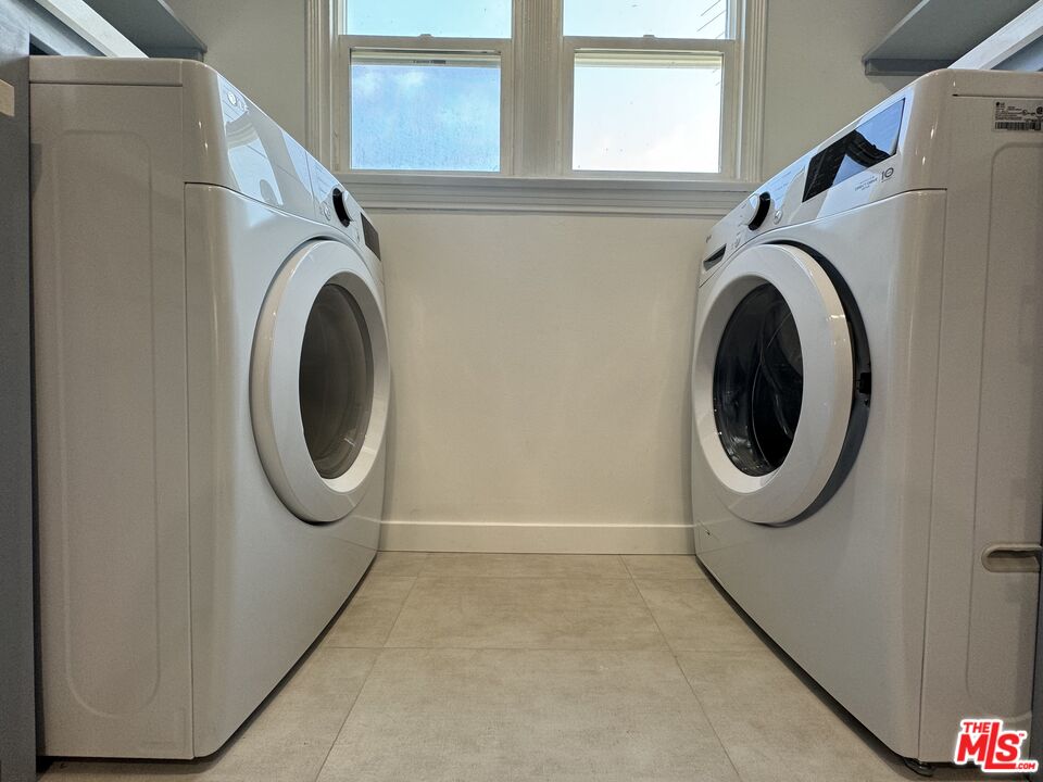 300 S Doheny Dr Unit: 302A