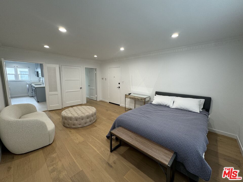 300 S Doheny Dr Unit: 302A