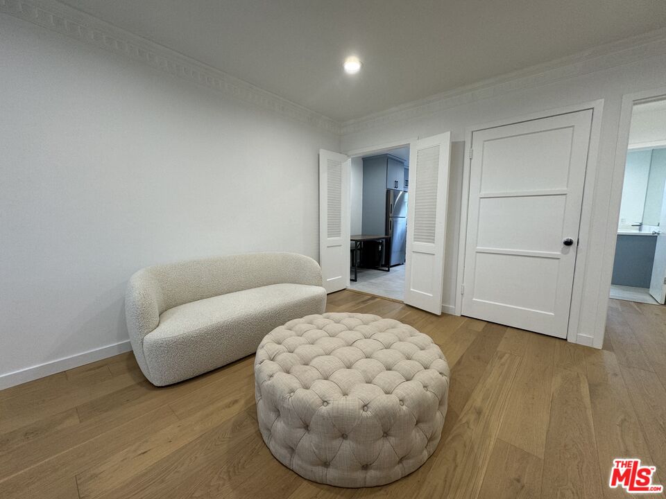 300 S Doheny Dr Unit: 302A