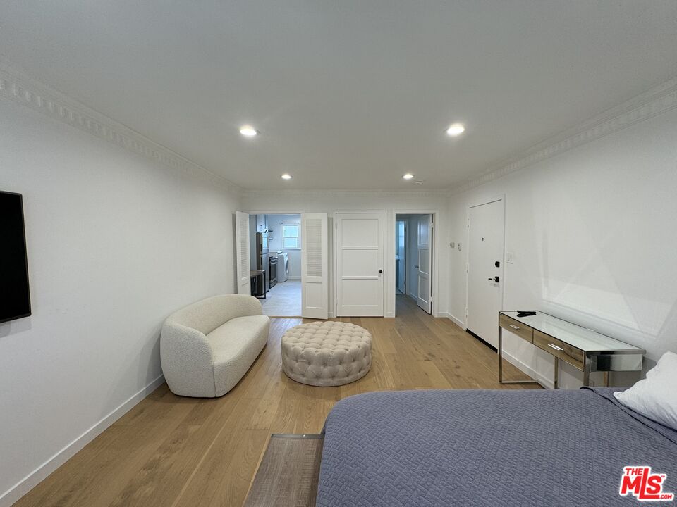 300 S Doheny Dr Unit: 302A