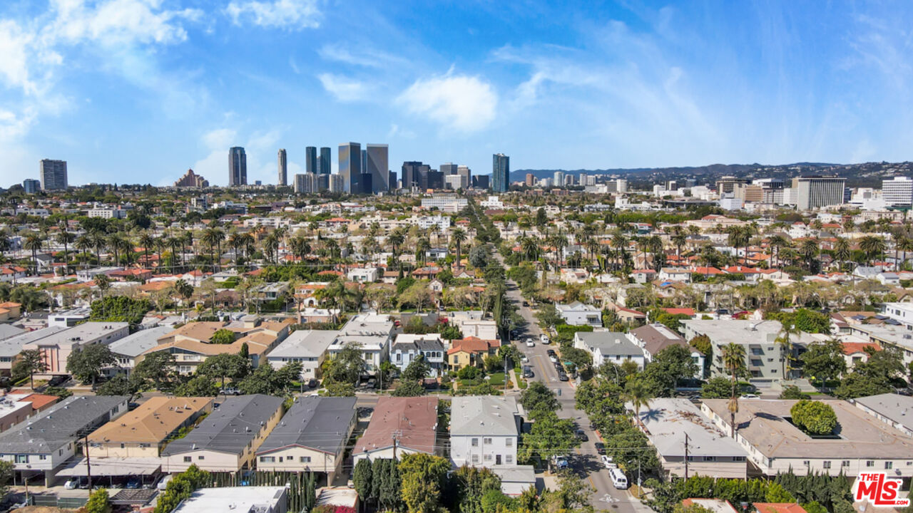 300 S Doheny Dr Unit: 302A