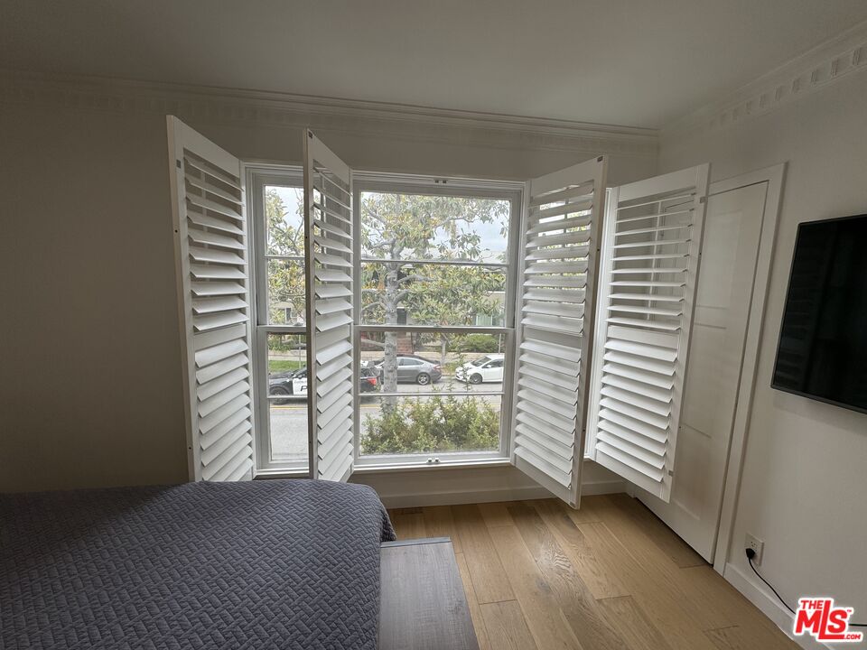 300 S Doheny Dr Unit: 302A