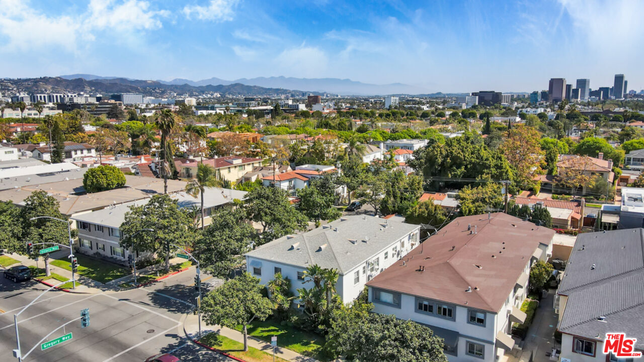 300 S Doheny Dr Unit: 302A