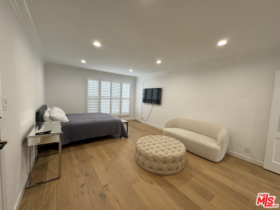 300 S Doheny Dr Unit: 302A