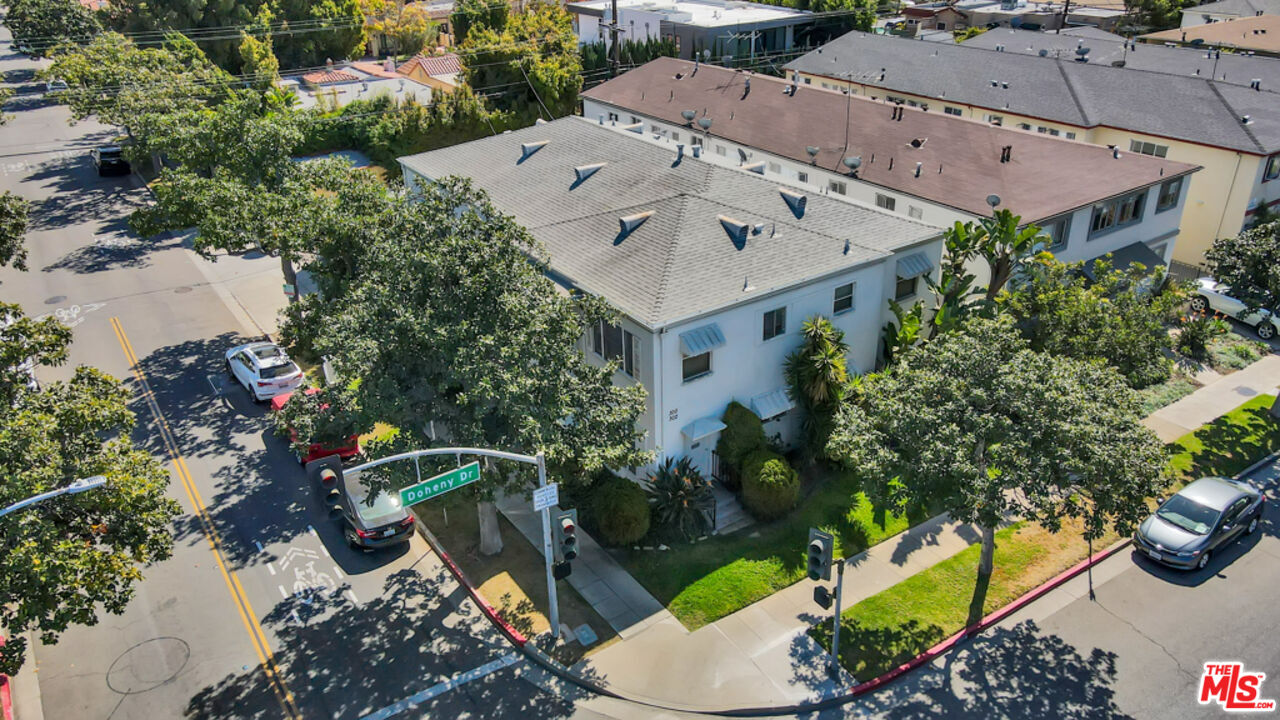 300 S Doheny Dr Unit: 302A