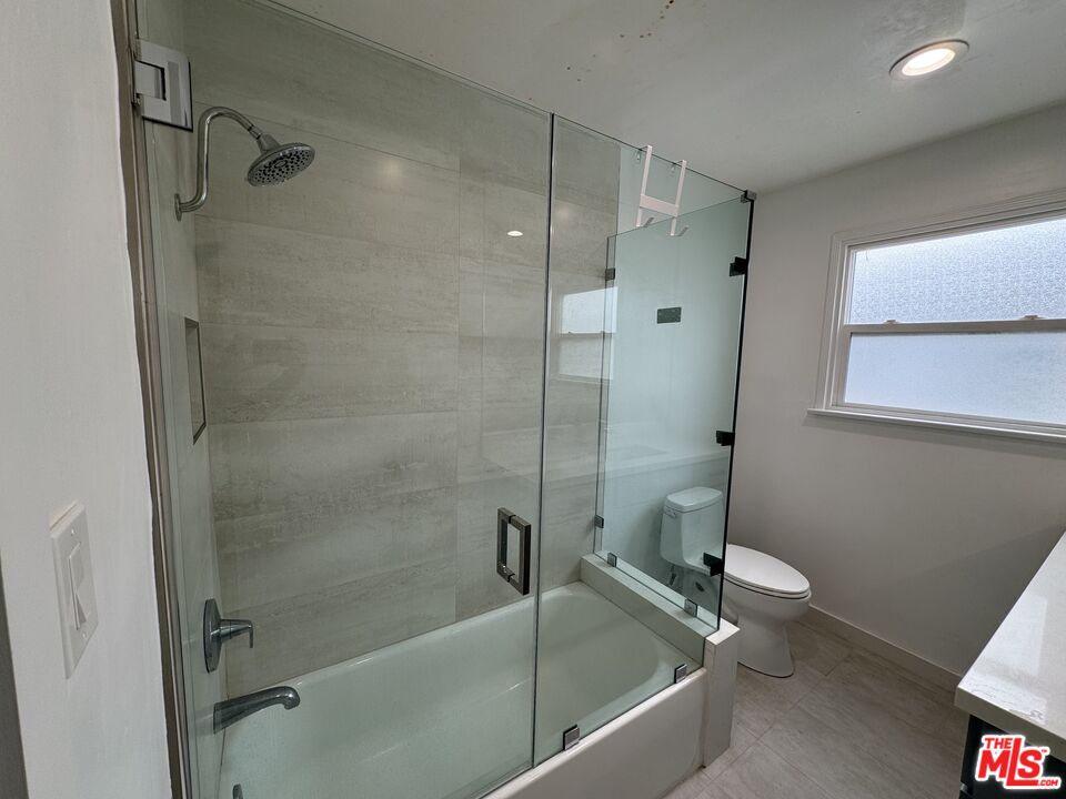 300 S Doheny Dr Unit: 302A