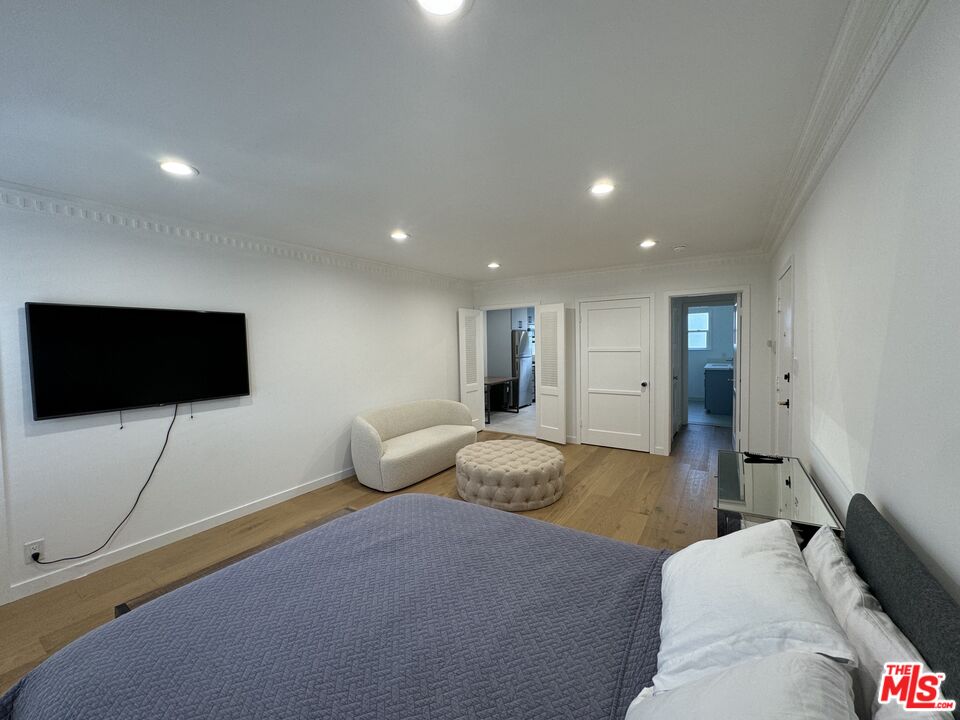 300 S Doheny Dr Unit: 302A