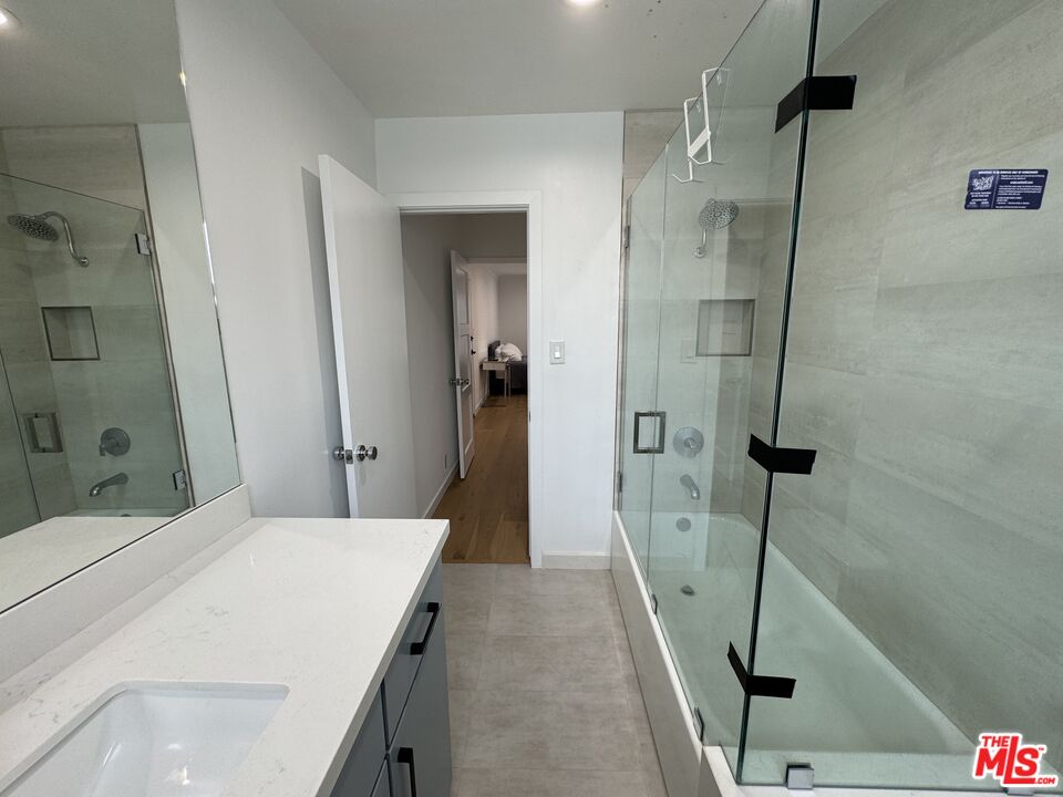 300 S Doheny Dr Unit: 302A