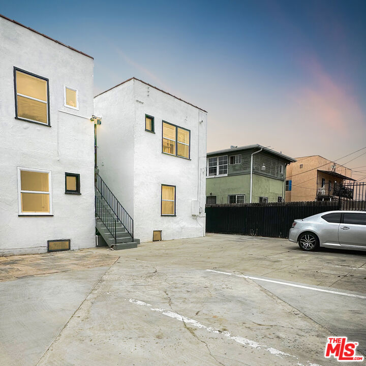 1328 S Bronson Ave