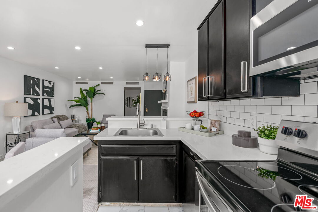 6151 Orange St Unit: 214