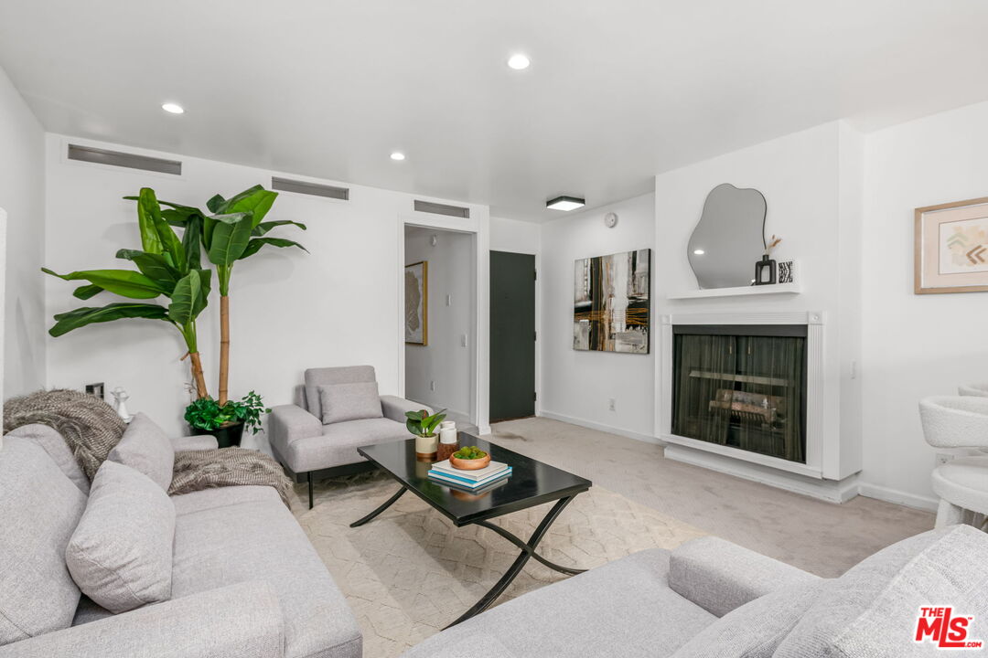 6151 Orange St Unit: 214