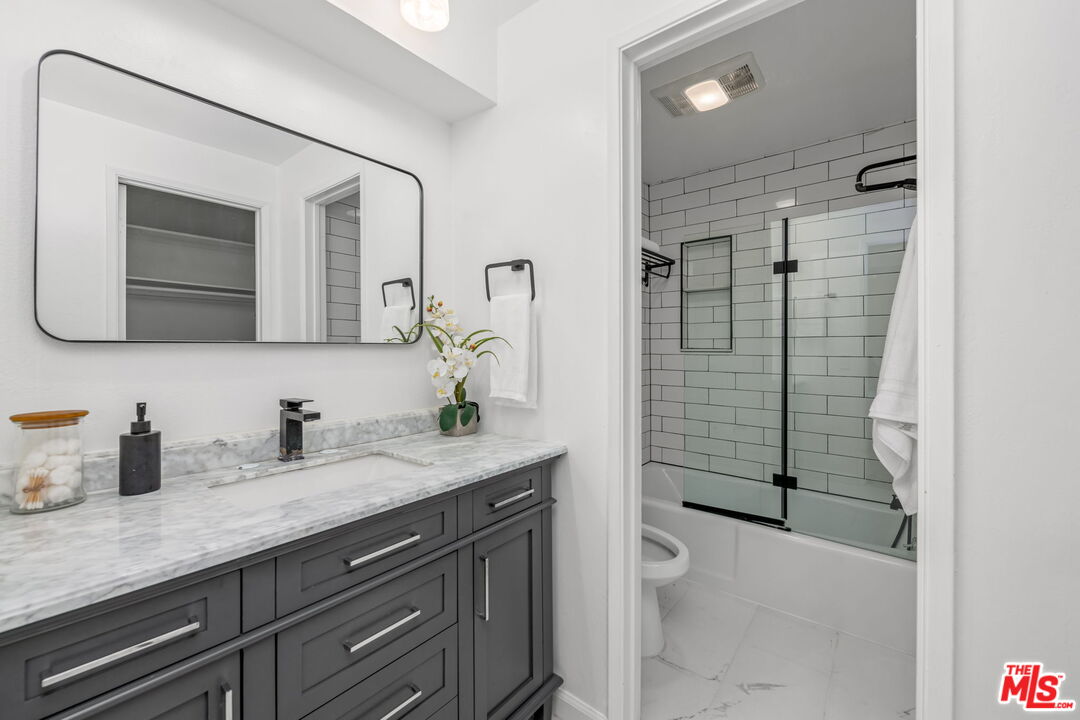 6151 Orange St Unit: 214