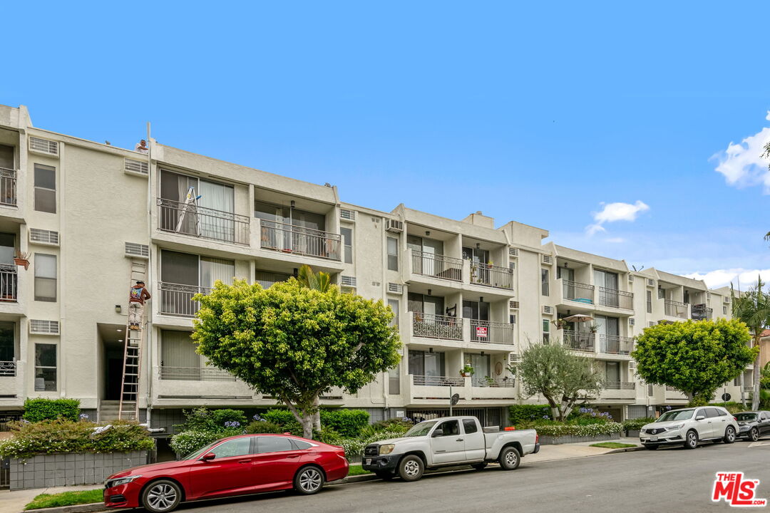 6151 Orange St Unit: 214